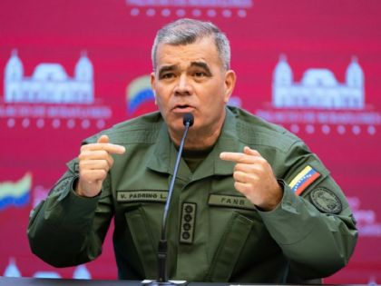 Delcy Rodríguez corre al chavista Vladimir Padrino del ejército de Venezuela