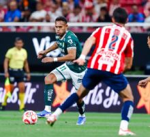 “Dios nos ha abandonado”, dice aficionado del León tras la derrota ante Chivas