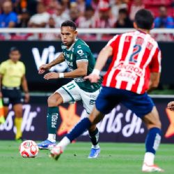 “Dios nos ha abandonado”, dice aficionado del León tras la derrota ante Chivas