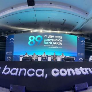 Sheinbaum, Banxico y SHCP piden a la banca acelerar crédito; ABM promete llegar a 45% del PIB