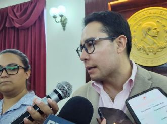 Jorge Reyes se suma al Plan B para disminuir regidurías