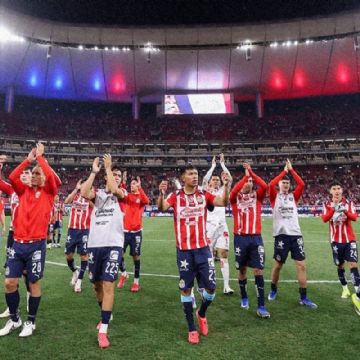 Foto descriptiva de: Chivas toma el liderato con goleada y lanza aviso en el Clausura 2026
