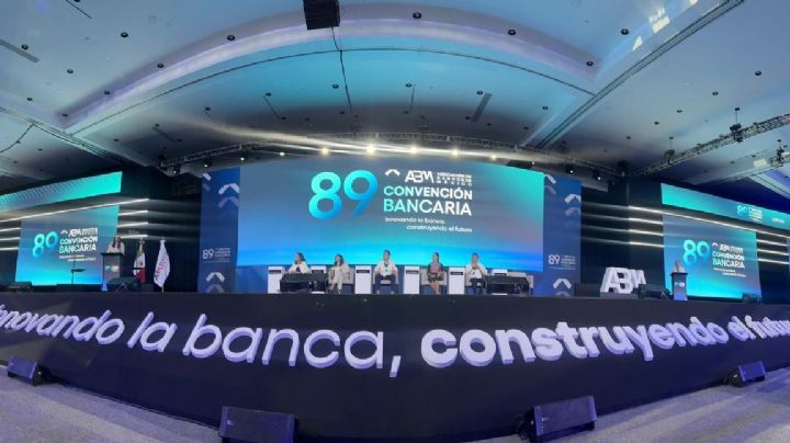 Sheinbaum, Banxico y SHCP piden a la banca acelerar crédito; ABM promete llegar a 45% del PIB