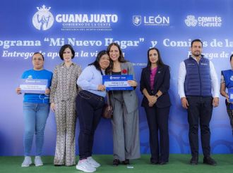 Entrega Gobernadora subsidios hasta por 100 mil pesos para vivienda