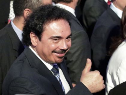 ¿Cómo podrás tomarte un café con Hugo Sánchez en el Estadio Azteca?