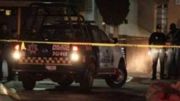 Motosicarios atacan a balazos a pareja en el centro de León; hombre está herido