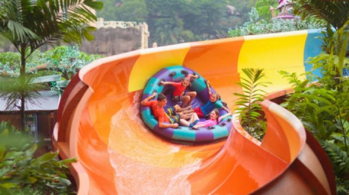 Mujer muere tras lanzarse de un tobogán en Colombia; el accidente fue captado en video