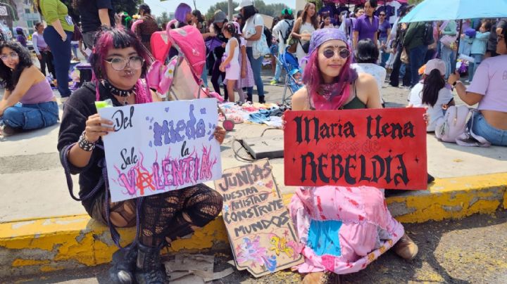 Con música, baile y tendedero de denuncias, conmemoran 8 de Marzo en Pachuca