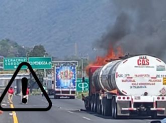Se incendia tractocamión en autopista Puebla-Orizaba