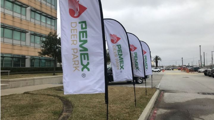 Pemex controla derrame de diésel en canal de navegación en Texas