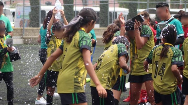 “Somos una familia, a ver si lo entendéis”, mensaje del entrenador de la Academia Esmeraldas de León