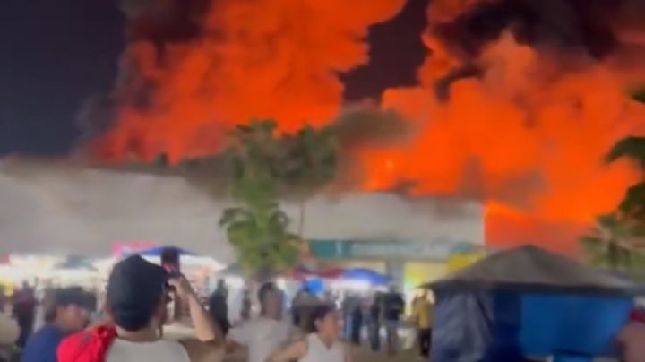 VIDEO: incendio consume la nave 1 de la Feria Tabasco 2026; confirman 5 muertos