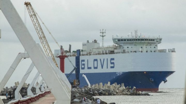 Desde Corea, buque llega a Coatzacoalcos con 3 mil vehículos Hyundai por Corredor Interoceánico