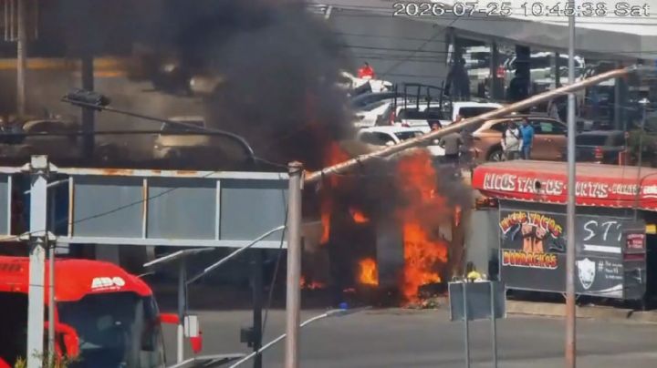 Incendio moviliza a cuerpos de emergencia afuera de Plaza del Valle en Pachuca