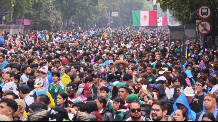 México vs Inglaterra: Aficionados rompieron cerco policiaco en Reforma; Fan Fest, llenos en Zócalo y Reforma