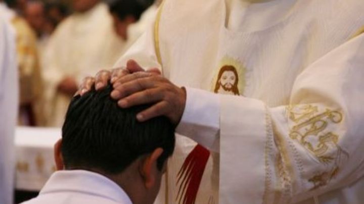 Miembros de Iglesia Católica EU abusaron de más de 300 niños durante más de 60 años