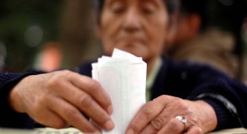 Mujeres delegando el voto … ¿a quién?