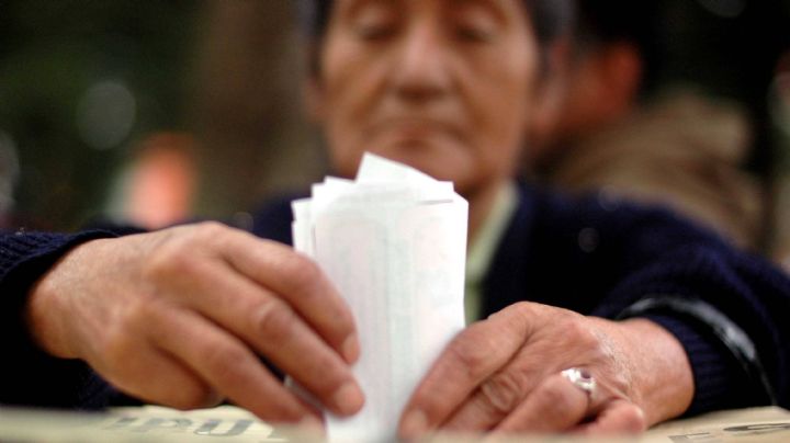 Mujeres delegando el voto … ¿a quién?
