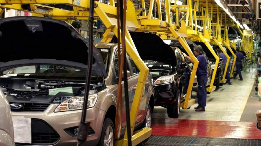 Industria automotriz sí aprovecha el T-MEC para exportar hacia EU: Banxico