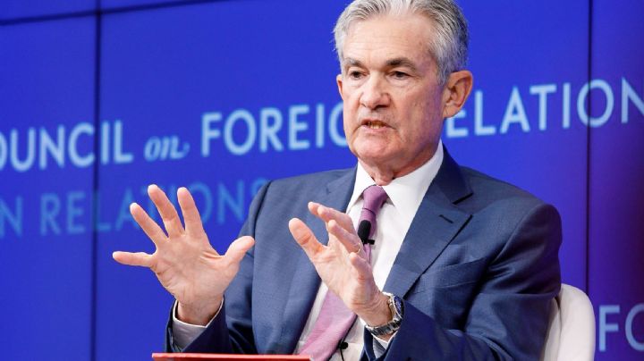 Fed anticipa riesgo de inflación y bajo crecimiento por aranceles