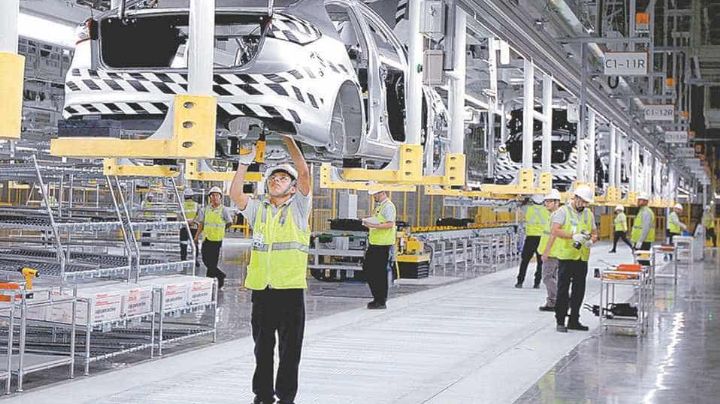 Aranceles a autos, antes del 2 de abril, anuncia Trump