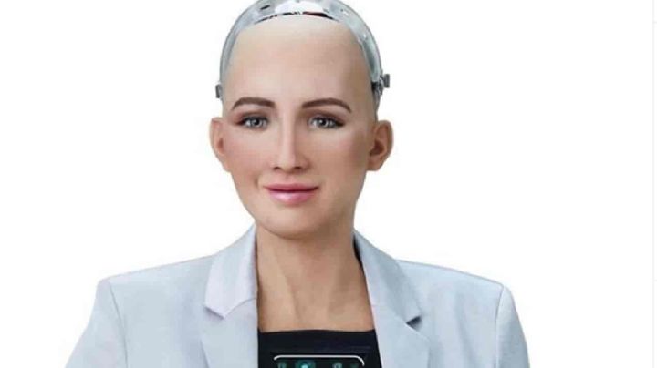 Sofía, la robot que ayuda a combatir la covid-19