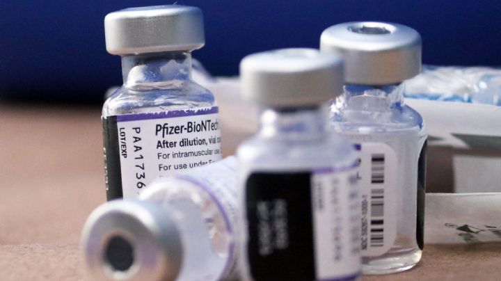 Cofepris libera aval para actualización de vacuna Pfizer contra covid-19