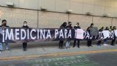 Foto ilustrativa de la nota titulada Salud promete abasto de medicamentos para julio; Nariz Roja cancela marcha