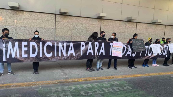 Salud promete abasto de medicamentos para julio; Nariz Roja cancela marcha