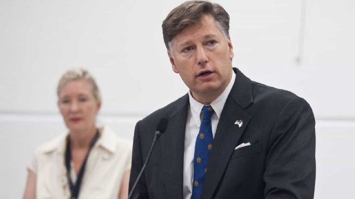 Landau “El Quitavisas” amenaza con impedir entrada a EU a quien se mofe de Kirk