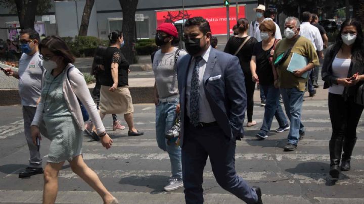 Agasaja 4T a burócratas: recibirán 14,100 pesos en vales de Fin de Año