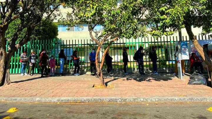 Ómicron en León: Llenan las clínicas del IMSS para hacerse la prueba