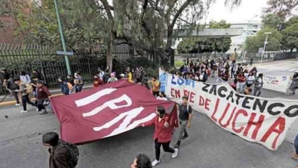 Estudiantes de la UNAM, IPN y UAM se suman a la marcha contra la militarización del 12 de octubre