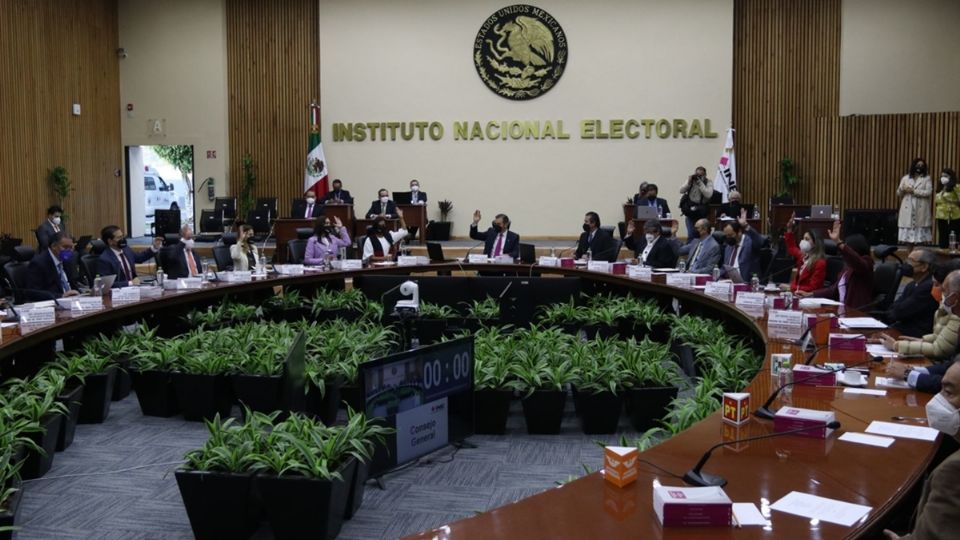 El morenista plantea que hacia la segunda mitad de octubre se pueda votar la reforma