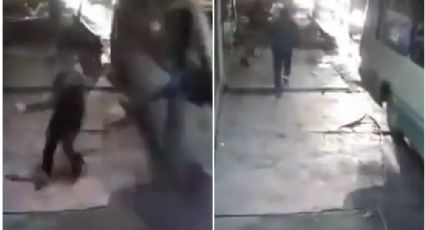 VIDEO: Ladrones salen volando desde micro en asalto frustrado por pasajeros