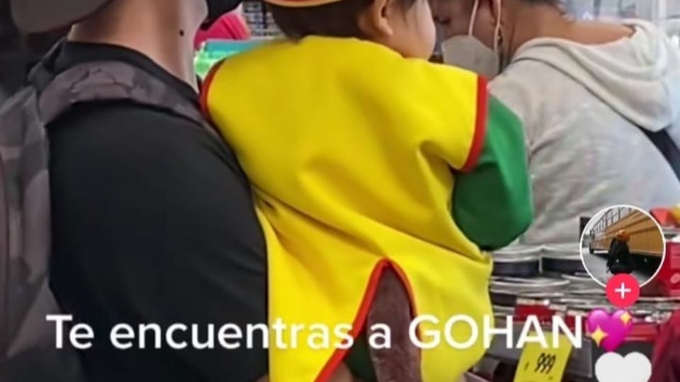 Bebé causa ternura en redes por su disfraz de Gohan