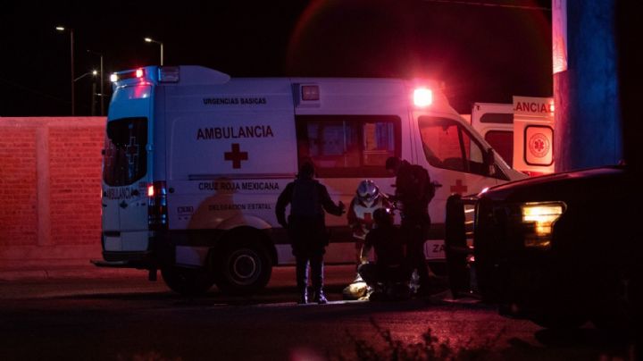 Mujer es encontrada muerta frente a su domicilio en Zumpango