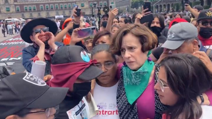 Condenan agresión a Denise Dresser en marcha del 2 de octubre