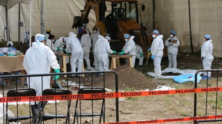 Tras 5 años “olvidados”, reanudan exhumación de cuerpos en Jojutla