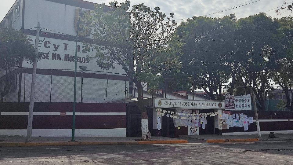 Los alumnos de la Voca 12 regresaron este lunes a clases, tras 17 días de paro.