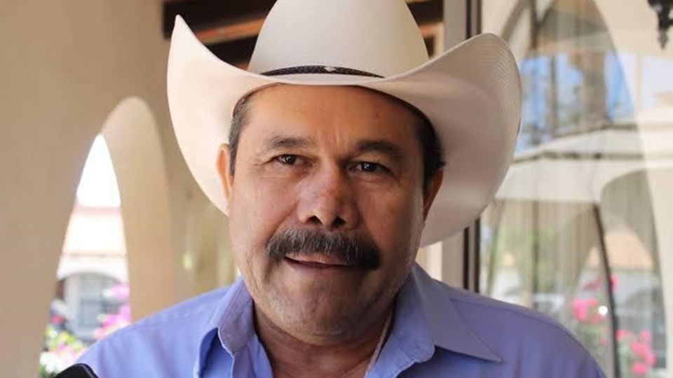 Se trata del ex alcalde panista de Ébano, San Luis Potosí, Crispín Ordaz Trujillo, quien fue asesinado cuando comía con un grupo de amigos