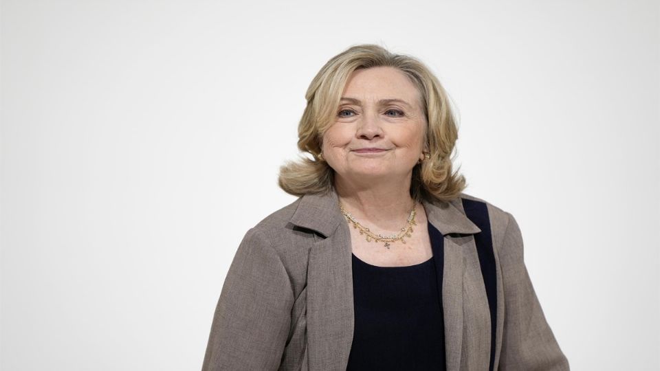 Hillary Diane Rodham Clinton es una política, diplomática, abogada, escritora, filántropa y conferencista estadounidense.