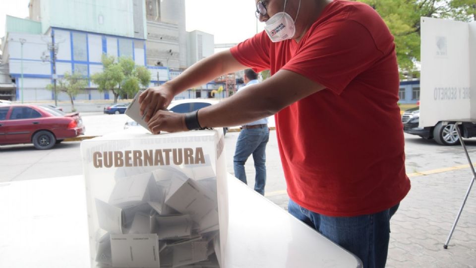 También se vinculó al INE para notificar a los Institutos Electorales Locales respectivos el acatamiento de los partidos políticos nacionales, así como a continuar la labor de verificar el cumplimiento.