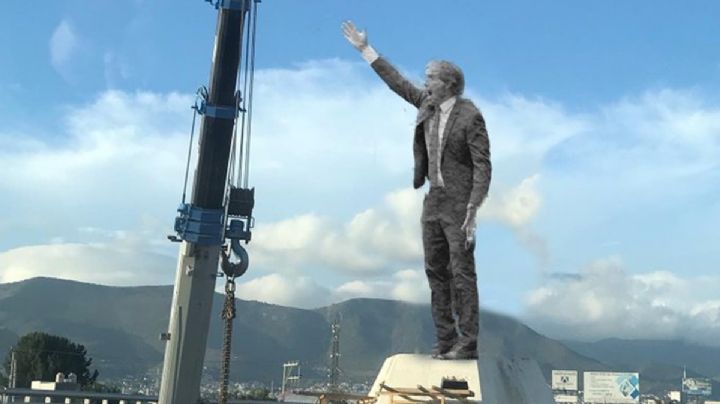 Piden cambiar estatua de Miguel Hidalgo por una de Guillermo Almada; aquí los detalles