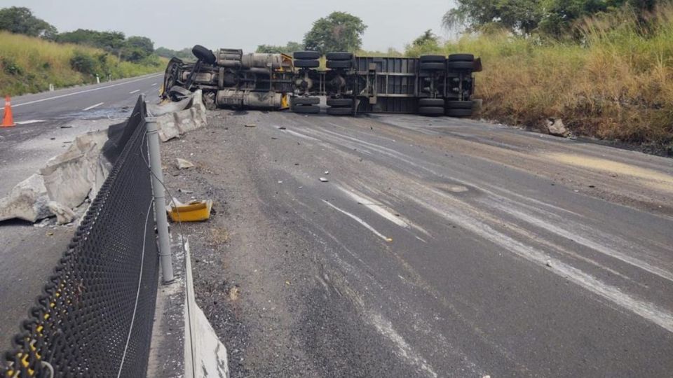 El accidente causó el cierre de la vialidad en el tramo de Rinconada.