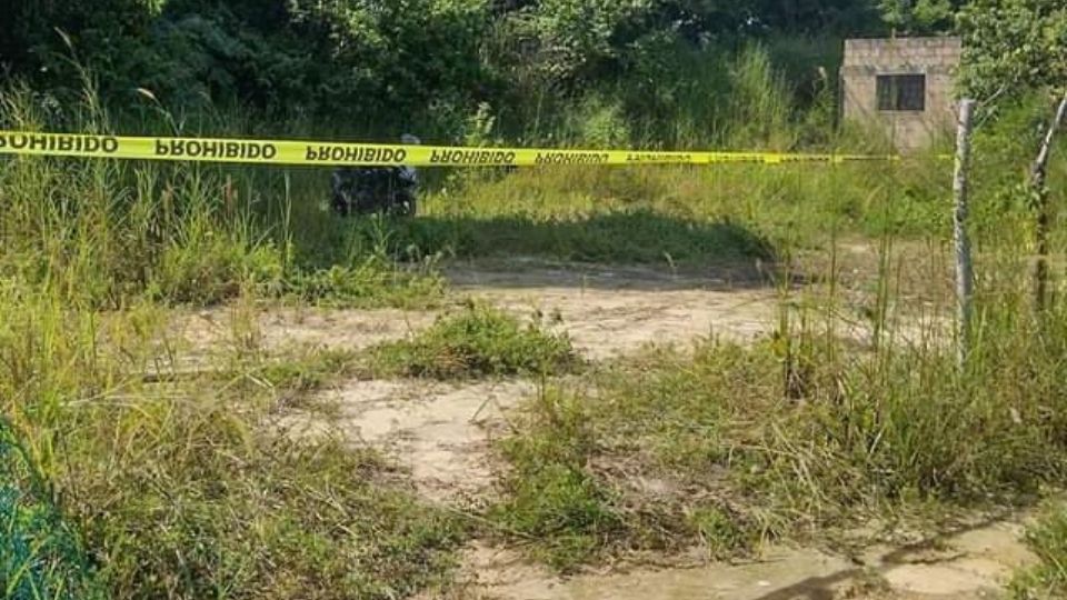 El lugar fue acordonado y comenzaron los trabajos periciales tras la localización del cementerio clandestino