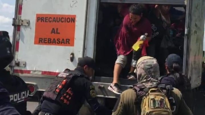 Choca tráiler con 150 migrantes en Puente Nacional, Veracruz