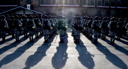 El sacerdote borracho y los militares