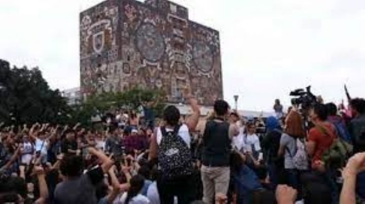 Paro de 24 horas en la Facultad de Filosofía y Letras de la UNAM
