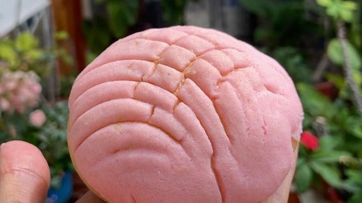 Para apoyar a mujer con cáncer, panadería de Hidalgo vende conchas rosas